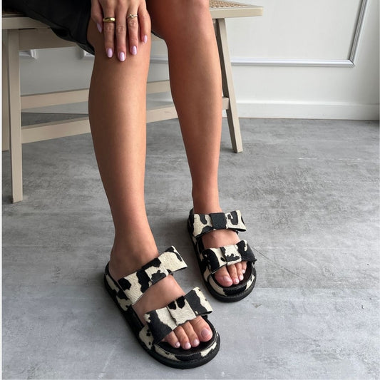 COPENHAGEN SHOES BE MY GUEST - COW PATTERN Slippers 0094 BLACK/OFF WHITE
