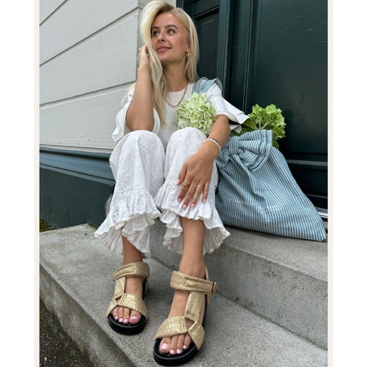 COPENHAGEN SHOES CARRIE MOON Sandalen 011 Gold Snake