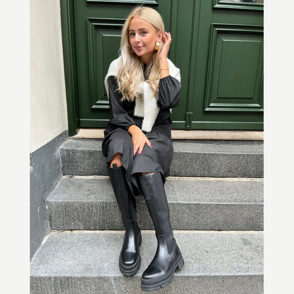 COPENHAGEN SHOES FOLLOW ME Long boot 002 Black (with black stiches)