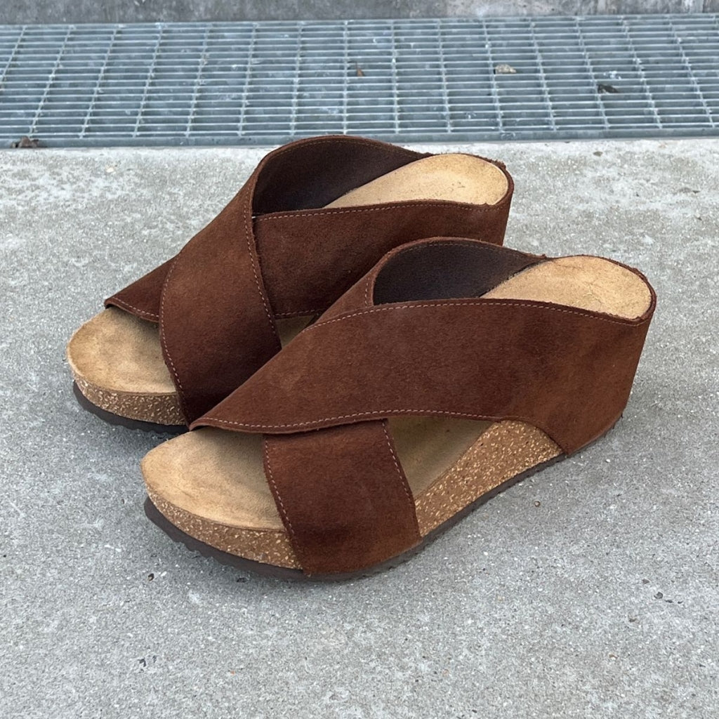 COPENHAGEN SHOES FRANCES 23 Suede Sandalen met sleehak 00066 DARK BROWN (MARRONE 417)