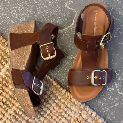 COPENHAGEN SHOES LUCA Sandalen met sleehak 0012 BROWN