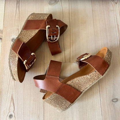 COPENHAGEN SHOES LUCA Sandalen met sleehak 0012 BROWN