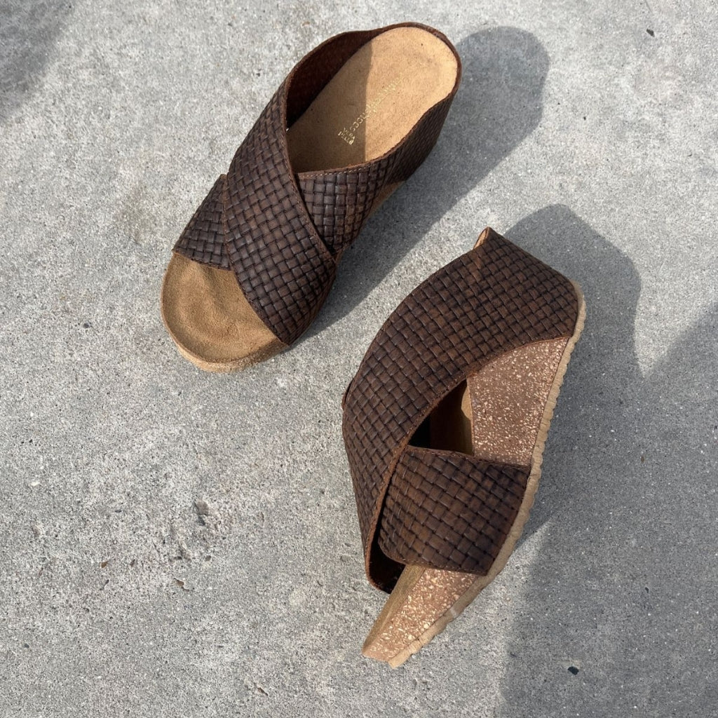 COPENHAGEN SHOES THE DANCE Sandalen met sleehak 004 Dark brown